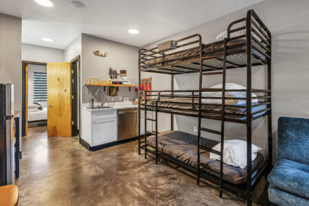 Flexible living space in the suite