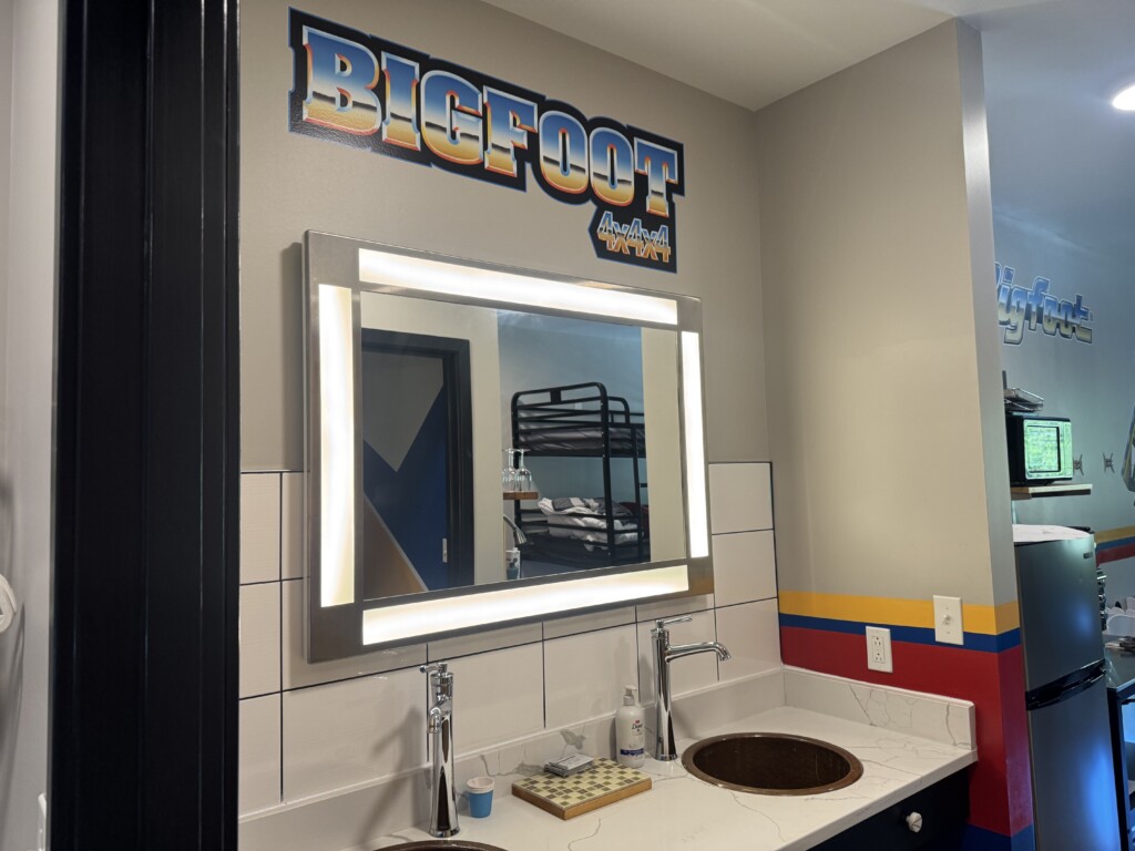 Bigfoot suite
second floor
Private queen bedroom, full bathroom, 3 bunkbeds, efficiency kitchen, flexible living and dining area.