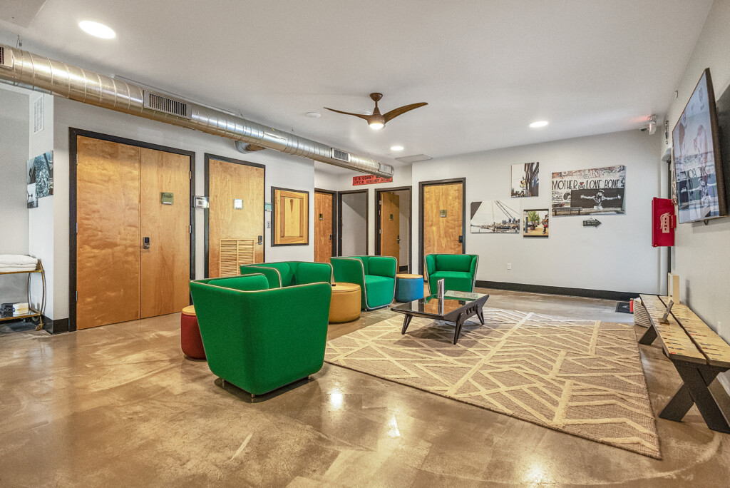 Second floor sitting area