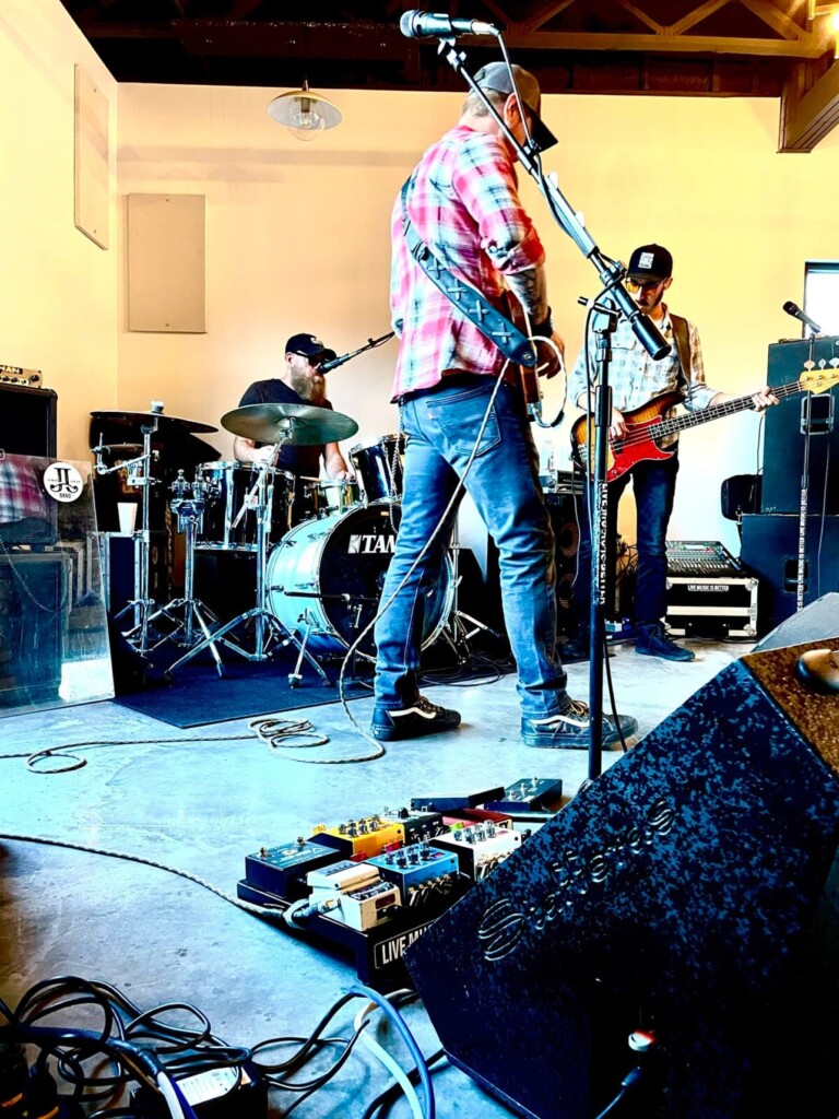 Plenty of room for live music