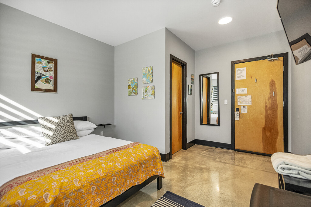 Second floor queen room for 2