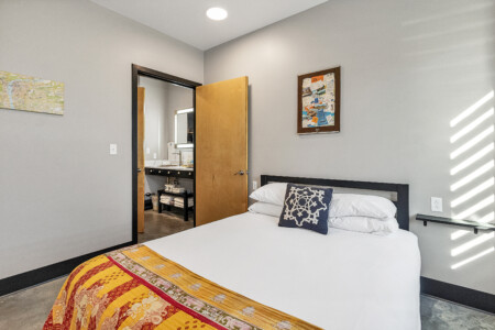 Suite with kitchenette near Hidden Valley Ski