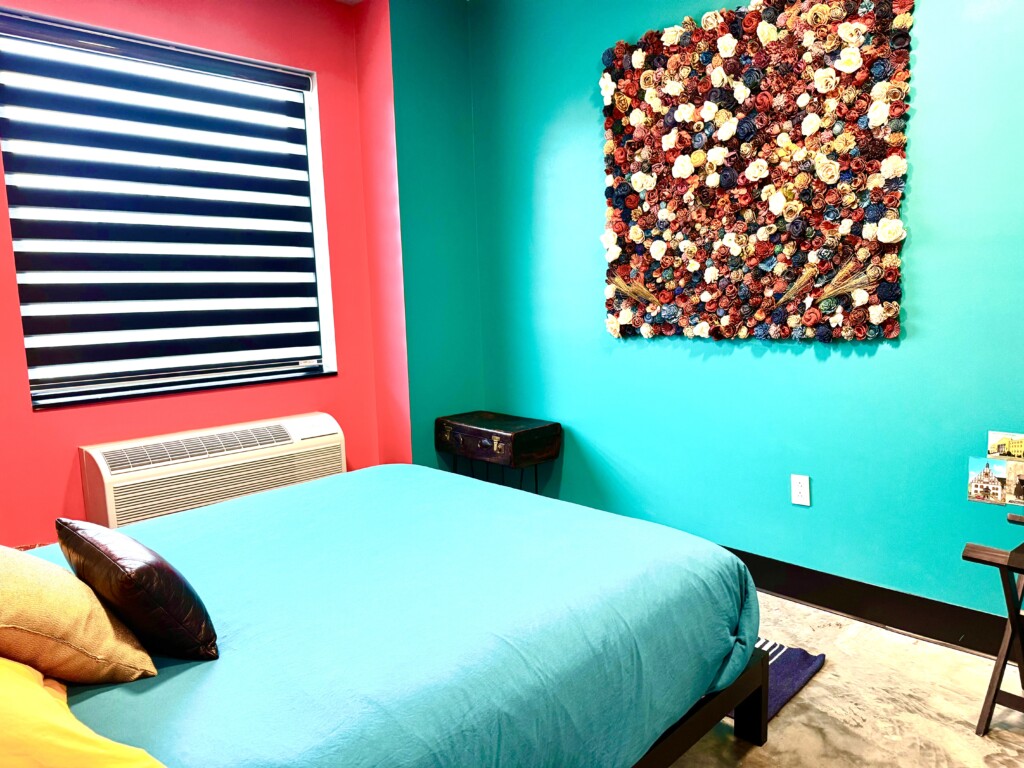 Miami Beach suite
first floor
2 Private queen bedroom, full bathroom, 6 bunkbeds, full kitchen, laundry, flexible living and dining area.