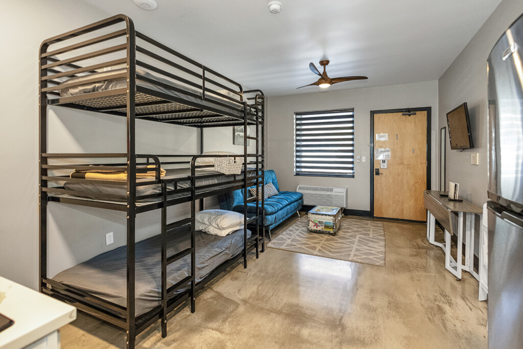 Flexible living space in the suite