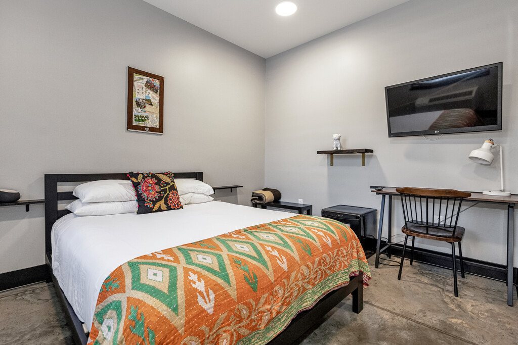 Captain 2 
first floor, queen bed, step free shower.