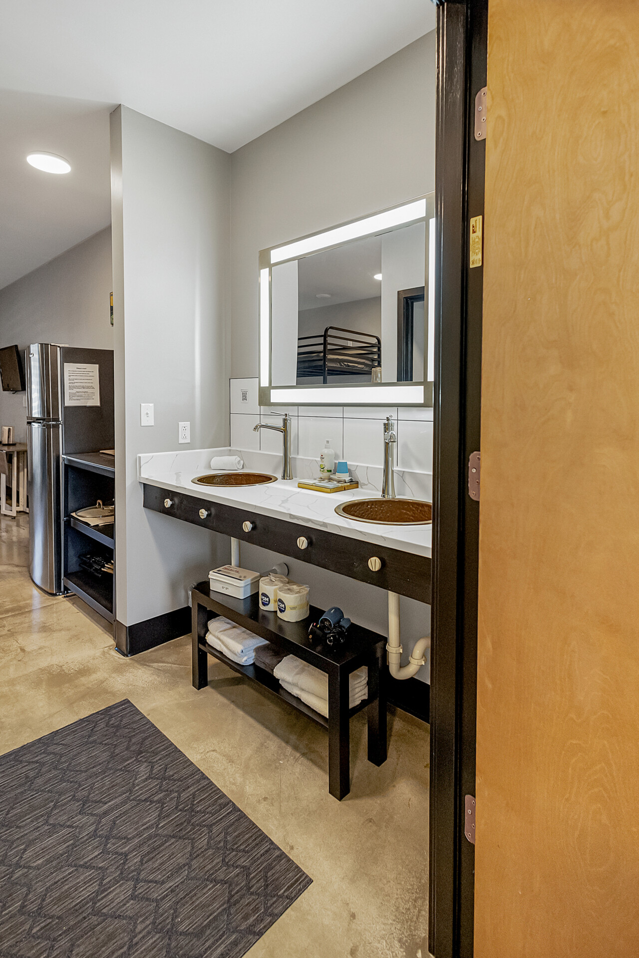 Full bathroom in suite