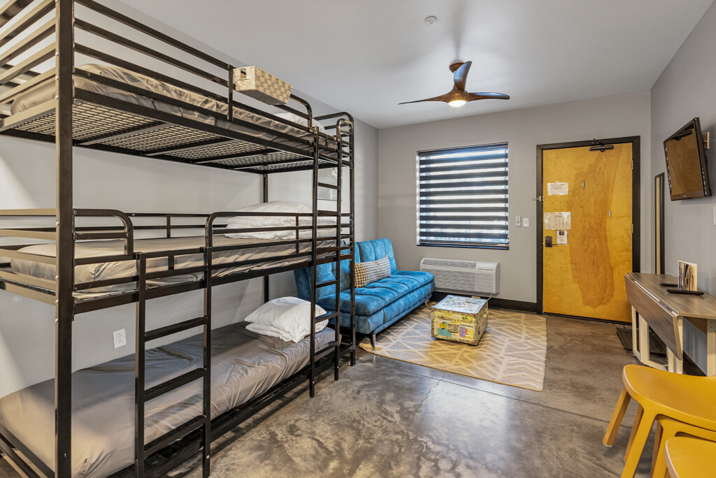 Flexible living space in the suite