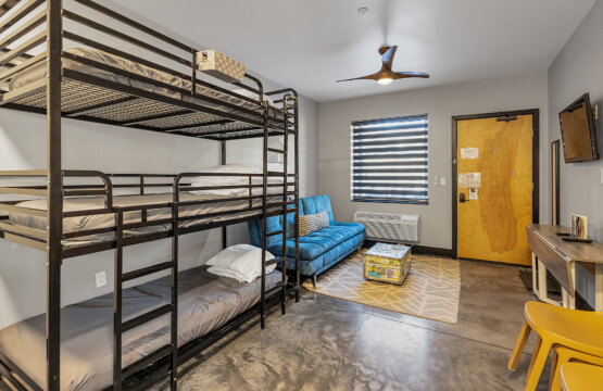 Flexible living space in the suite