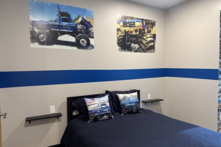 Bigfoot suite
second floor
Private queen bedroom, full bathroom, 3 bunkbeds, efficiency kitchen, flexible living and dining area.