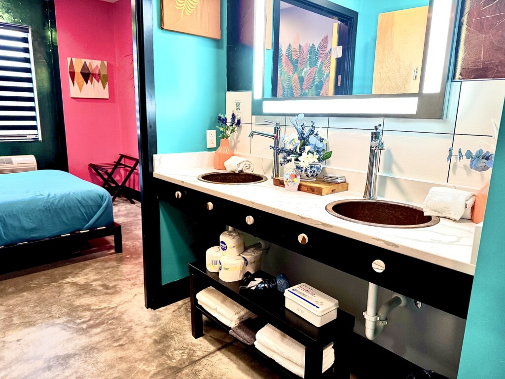 Miami Beach suite
first floor
2 Private queen bedroom, full bathroom, 6 bunkbeds, full kitchen, laundry, flexible living and dining area.