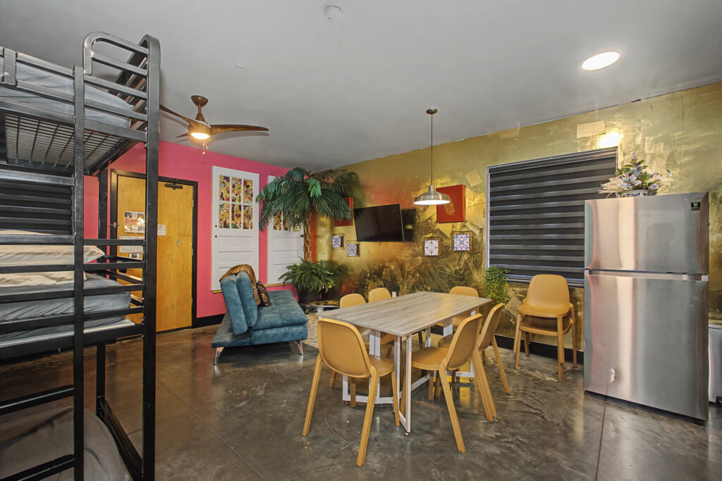 Flexible living and dining space